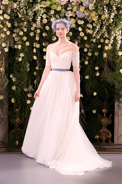 ※ウェストリボンはホワイトです